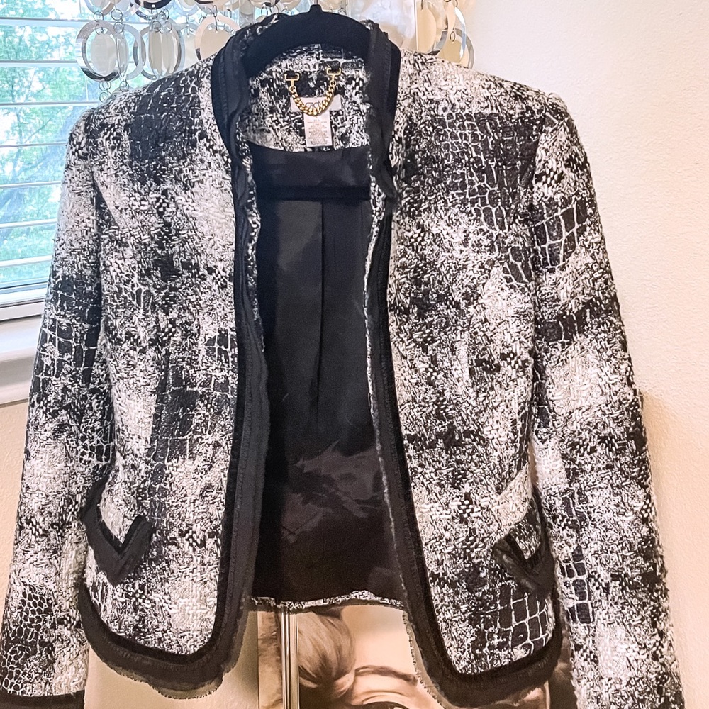 Cache suit coat